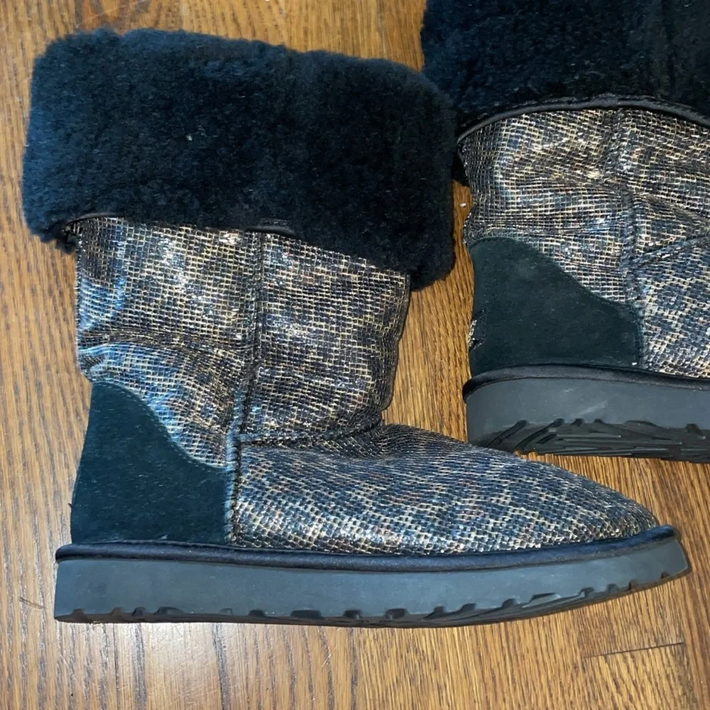 UGG Metallic Silver and Black Patterned Winter Boots - Picture 13 of 16